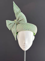 Load image into Gallery viewer, Emerald Duchess
