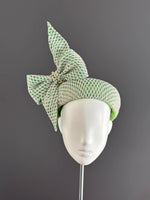Load image into Gallery viewer, Emerald Duchess
